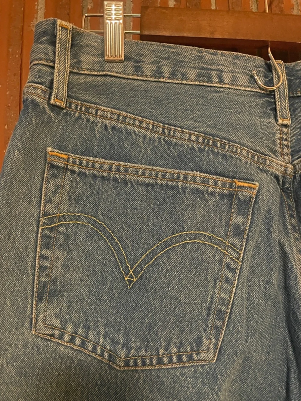 NWT Levi’s 501 women’s distressed high rise button fly straight leg jeans - Picture 6 of 11